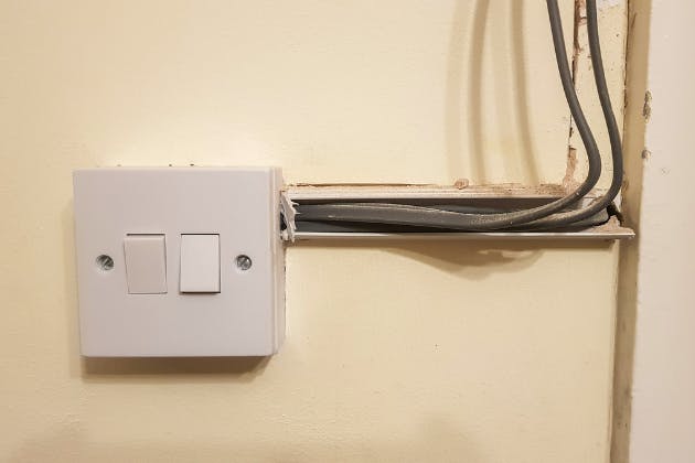 What Are The Early Warning Signs Of Ageing Wiring In Older Homes